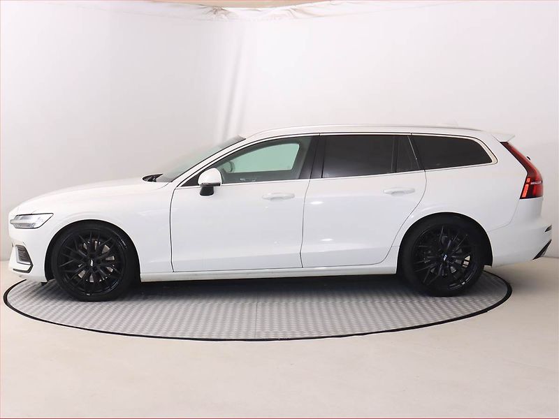 Volvo V60 (2019) T6 AWD - fotka 3 z 22