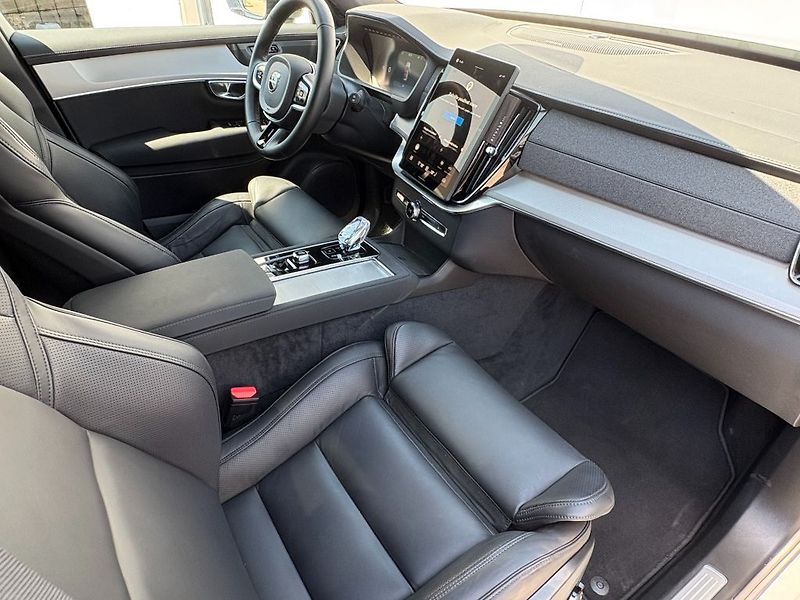 Volvo XC90 Plus Black Edition T8 AWD 335k - fotka 15 z 27