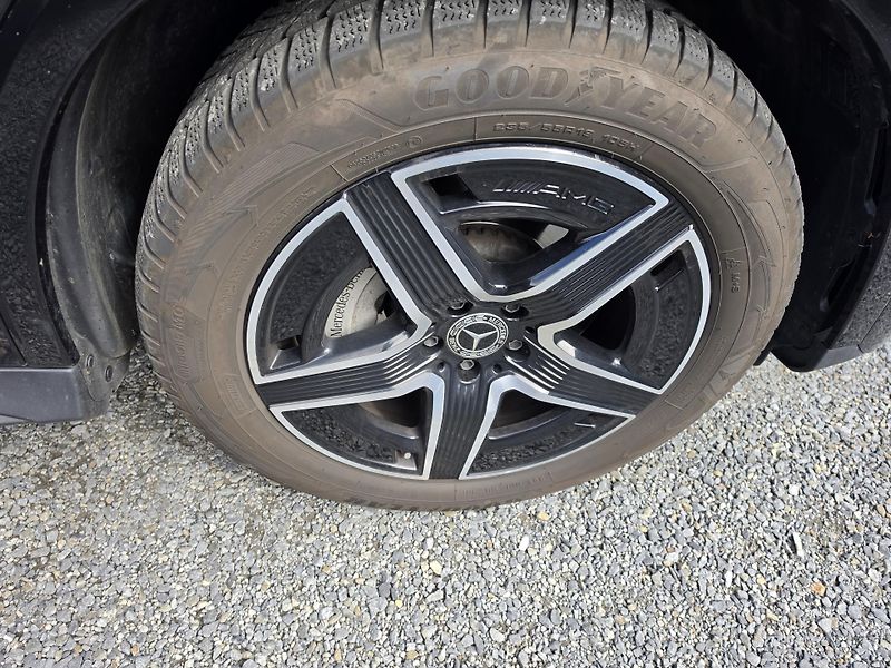 Mercedes-Benz GLC 220CDI 4x4 AMG Burmaster Tz - fotka 8 z 25
