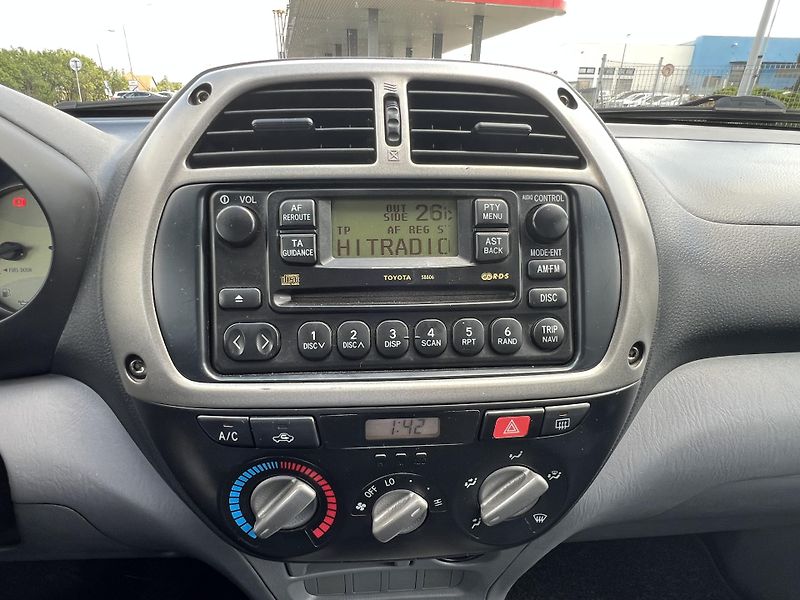 Toyota RAV4 (2001) - fotka 24 z 26