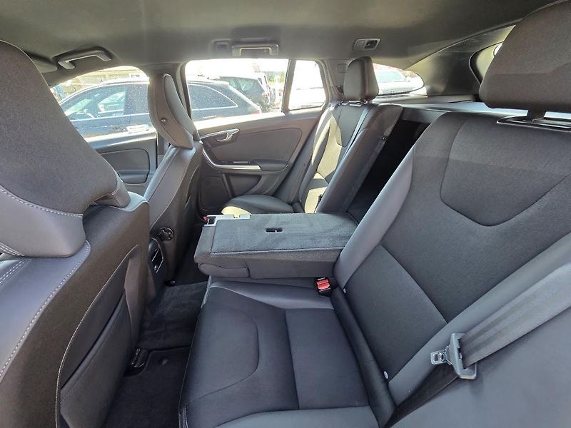 Volvo V60 (2013) 2.0 D4-120kw-NAVI-A/T-SUPER - fotka 14 z 14