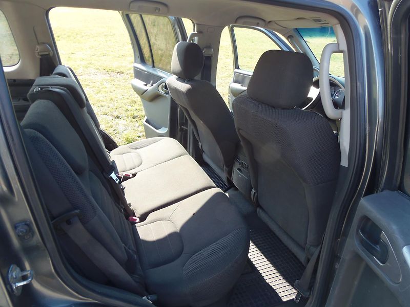 Nissan Pathfinder (2006) 2.5 DCi 4x4 manuál redukce  - fotka 13 z 23