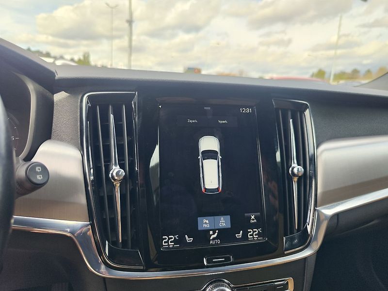 Volvo V90 D3 2.0/110kW Momentum AT - fotka 22 z 32