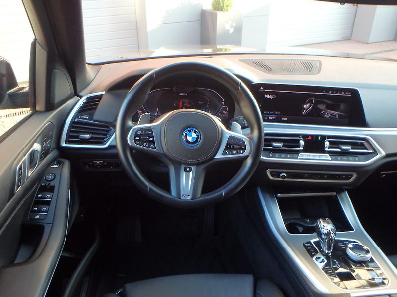 BMW X5 (2022) 45e, xDrive, Laser , TZ - fotka 17 z 20