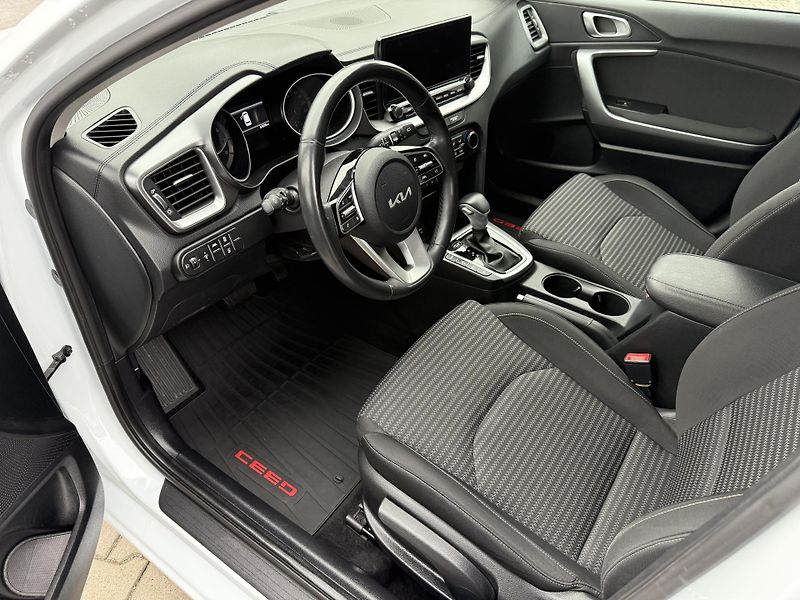 Kia Ceed SW (2021) TOP 1.5 T-GDI 7DCT 118 KW   - fotka 15 z 17