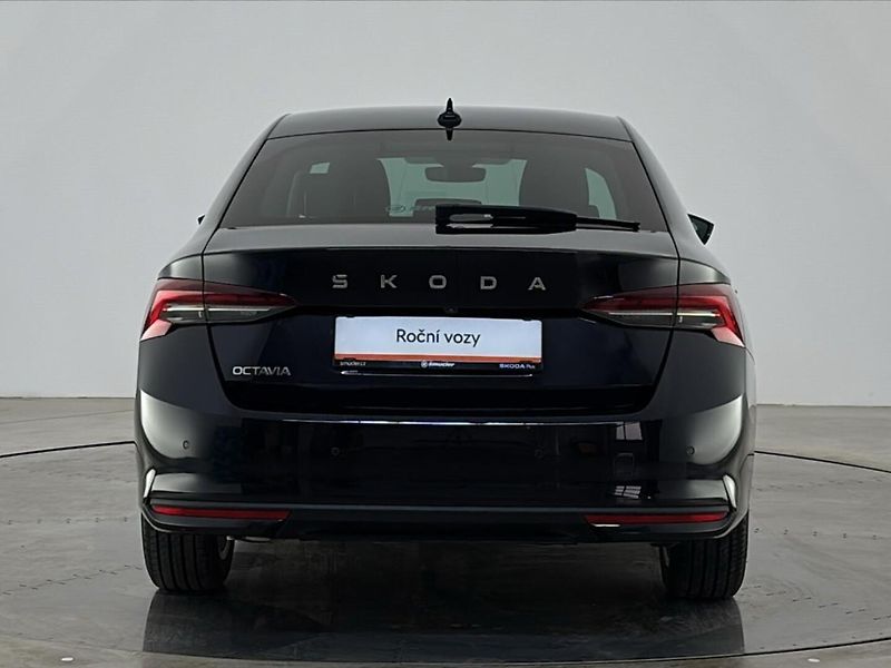 Škoda Octavia Top Selection DSG - fotka 17 z 29