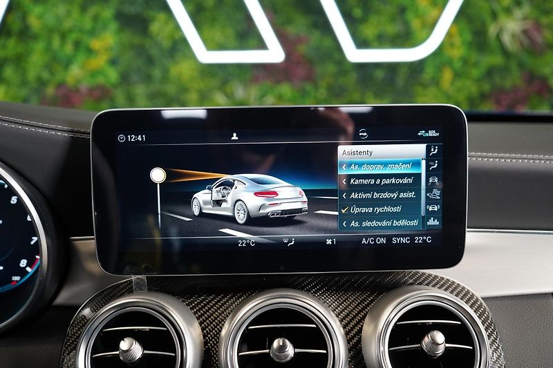 Mercedes-Benz Třídy C (2022) 63s*AMG*CERAMIC*HUD*CARBON*360 - fotka 41 z 44