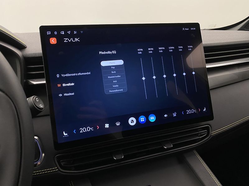 Lynk & Co 01 CORE PHEV AUT CZ 1.maj - fotka 54 z 72