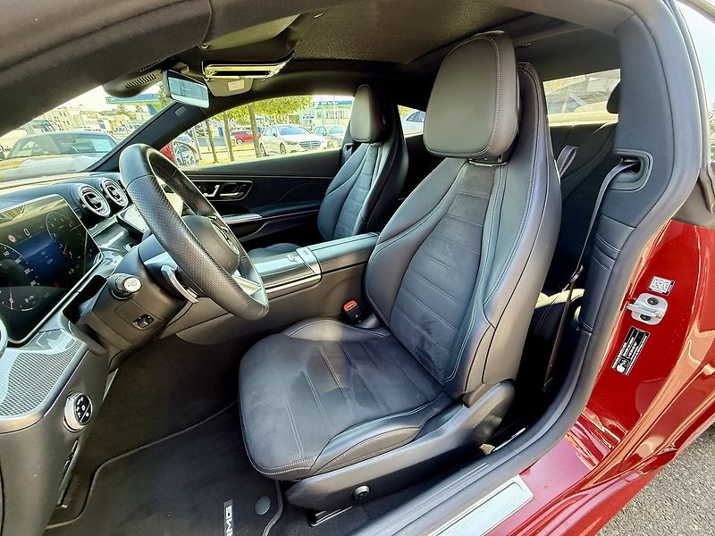 Mercedes-Benz CLE 300 4MATIC kupé Linie AMG - fotka 15 z 46