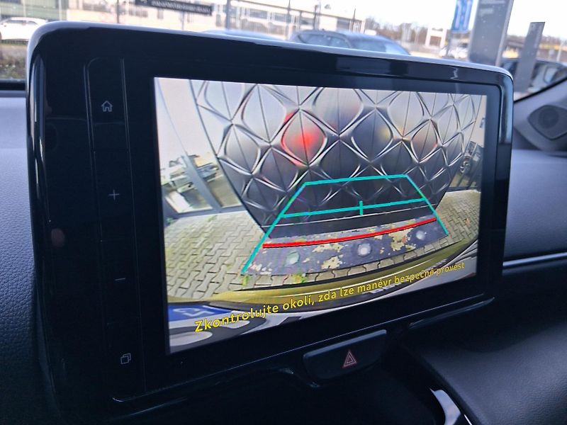 Toyota Yaris Cross COM. STYLE TECH 1.5 Hyb. 85 kW - fotka 27 z 30