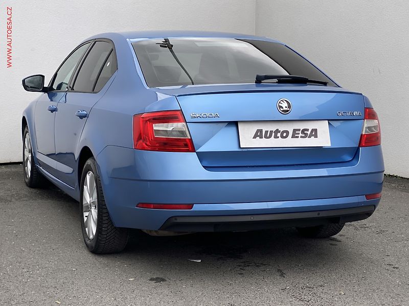 Škoda Octavia (2018) 1.8 TSi, Style, park. čidla - fotka 6 z 17