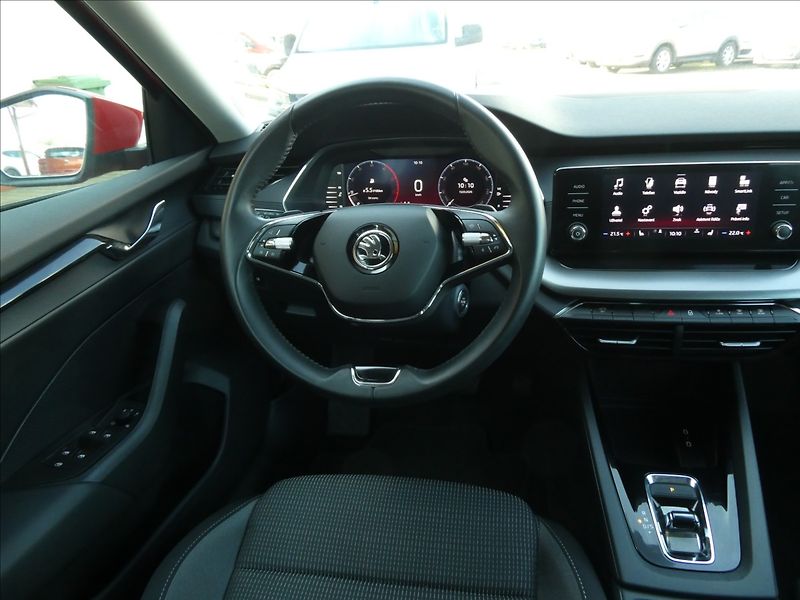 Škoda Octavia 2,0 TDI 110kW DSG Ambition,DPH - fotka 25 z 39