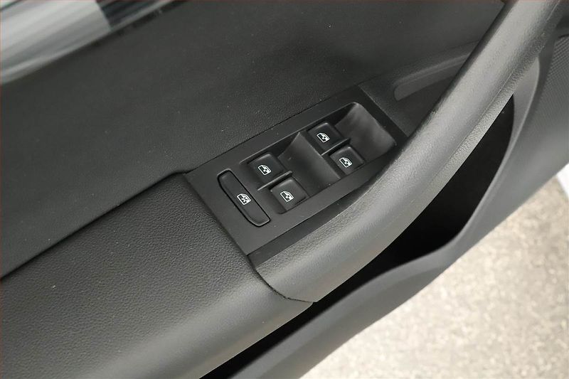 Škoda Octavia (2018) Style 1.6 TDI, ČR,1.maj - fotka 9 z 14