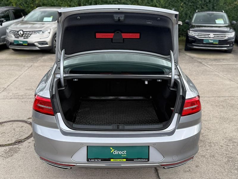 Volkswagen Passat - fotka 9 z 9