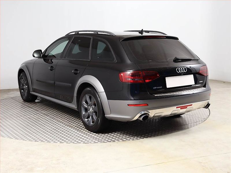 Audi A4 Allroad (2009) 2.0 TFSI, 4X4, Automat, Kůže - fotka 4 z 19