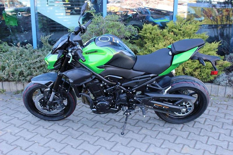 Kawasaki Z 900 (2026) 2026 skladem zelená - fotka 7 z 8