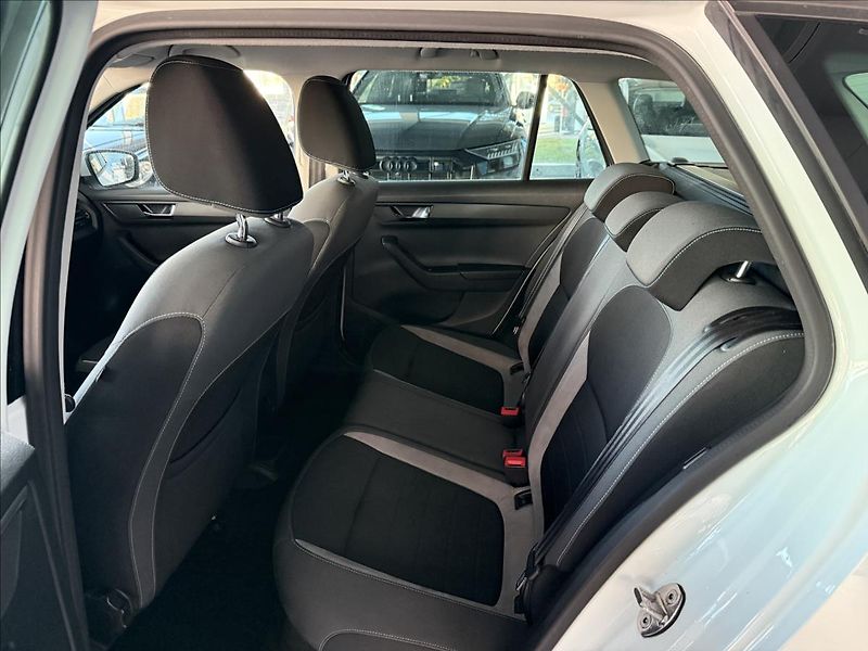 Škoda Fabia 1,2   TSI 81kW,SERVISKA - fotka 21 z 24