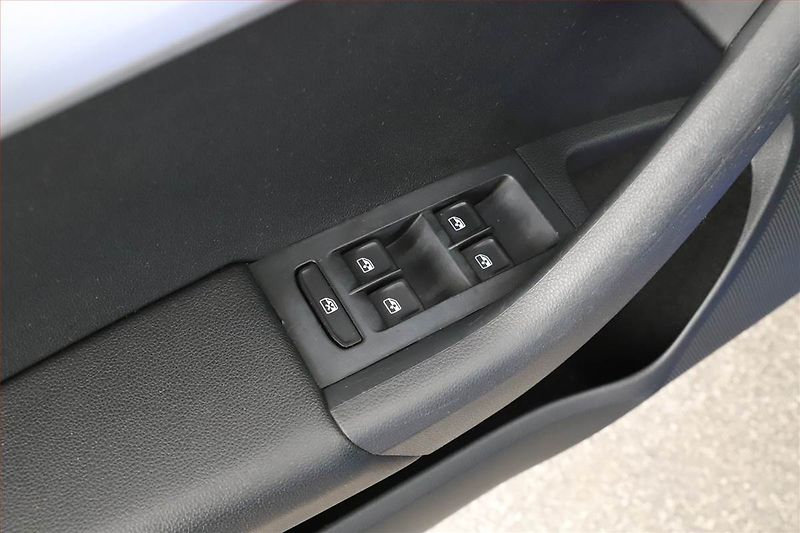 Škoda Octavia (2018) 1.6 TDI, Tempomat - fotka 8 z 12