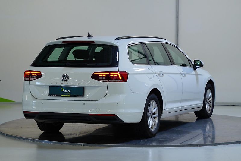 Volkswagen Passat - fotka 2 z 25