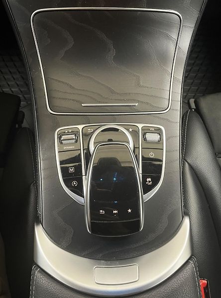 Mercedes-Benz GLC 220D 4Matic Exclusive, ČR - fotka 21 z 31