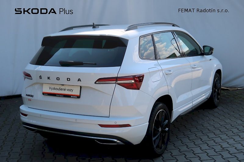 Škoda Karoq (2023) SPORTLINE 1.5 TSI 110 kW DSG - fotka 2 z 29