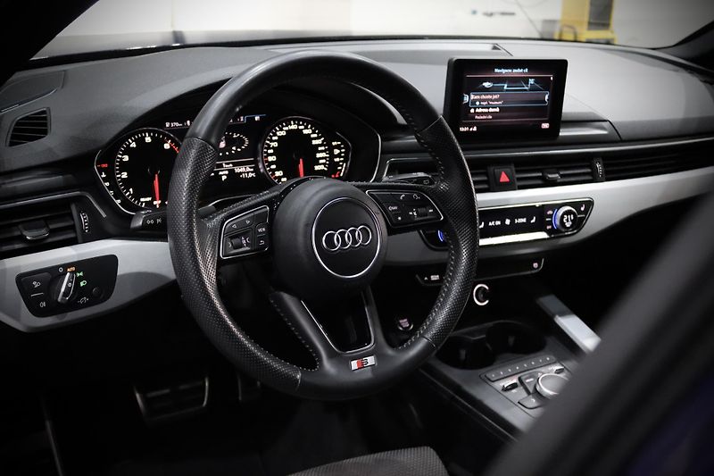 Audi A4 2.0 TFSI ultra 140 kW S line - fotka 14 z 49