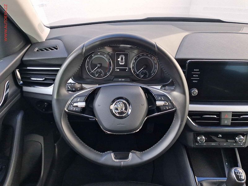 Škoda Kamiq (2022) 1.0 TSi, TOUR, LED - fotka 11 z 19