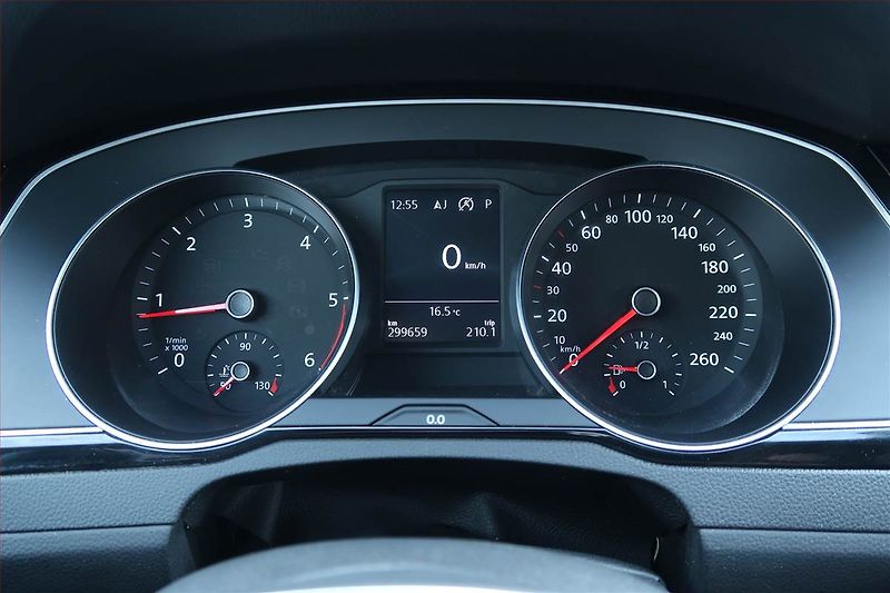 Volkswagen Passat (2017) 1.6 TDI, Automat, Serv.kniha - fotka 11 z 24