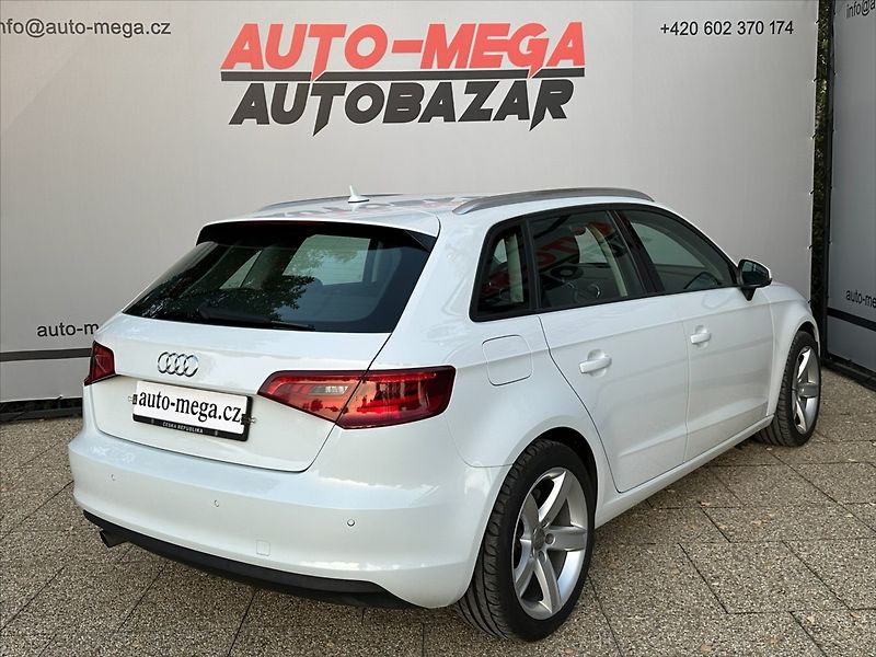 Audi A3 1,6 81kW  Sportback - fotka 6 z 45