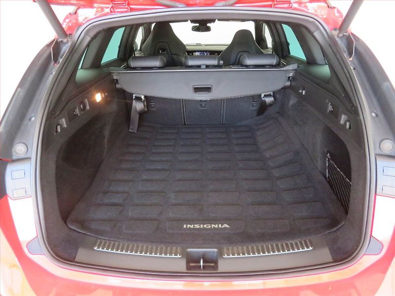 Opel Insignia (2020) GSi 2.0 BiTurbo CDTI, 4X4 - fotka 14 z 19