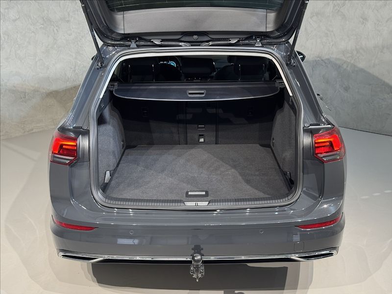 Volkswagen Golf 2,0 TDi  DSG Style LED Assist - fotka 12 z 47