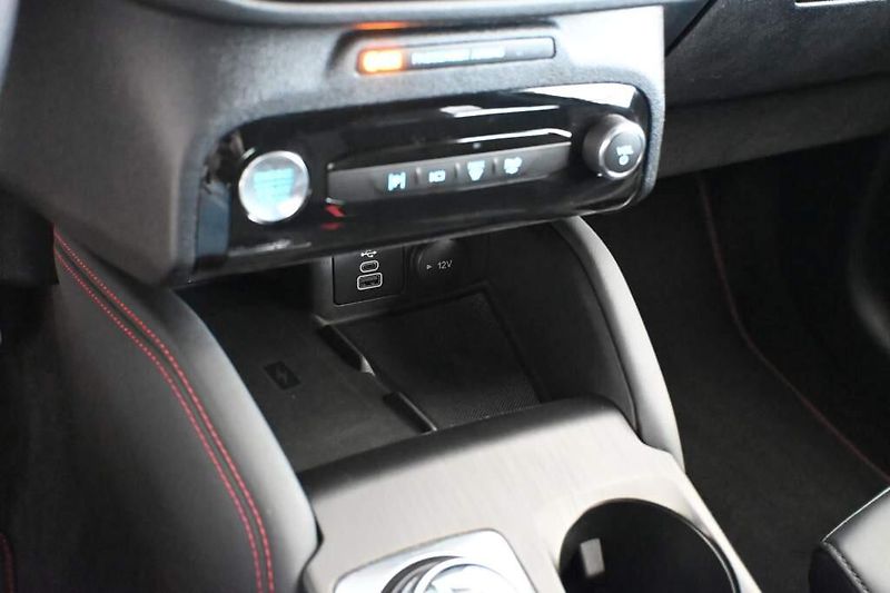 Ford Kuga (2024) 2.5 ST-LINE X 4x4 FHEV LED ACC - fotka 26 z 40