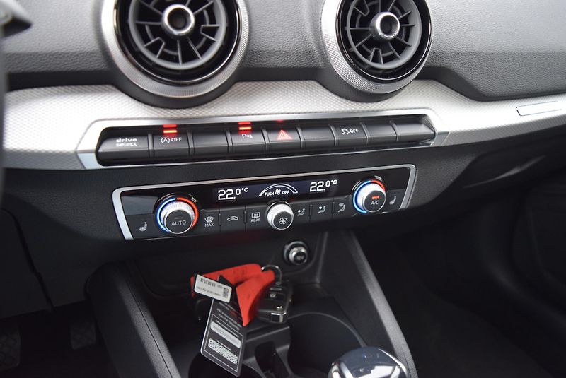 Audi Q2 (2025) 1.5TSI 110kw 35TFSI S-LINE NAV - fotka 26 z 46
