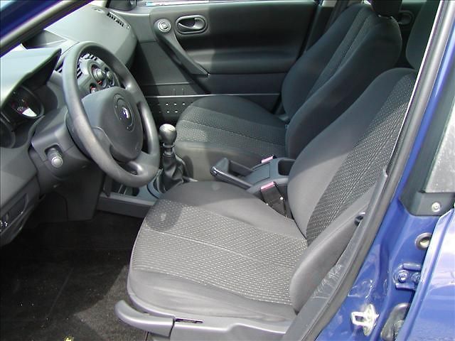 Renault Mégane 1.9DCi,88KW,6-ti KVALT,KLIMA - fotka 9 z 18
