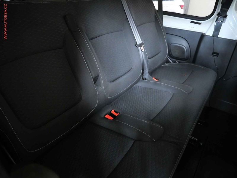 Opel Vivaro (2018) 1.6CDTi L2 9míst, 2.maj, AC - fotka 12 z 20