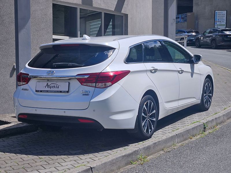 Hyundai i40 1.6 CRDi Succes Winter, 1.maj. - fotka 5 z 28