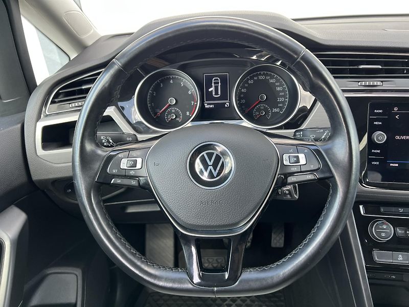 Volkswagen Touran (2021) 1.5TSI 110kW DSG 7.MÍST EVO - fotka 13 z 24