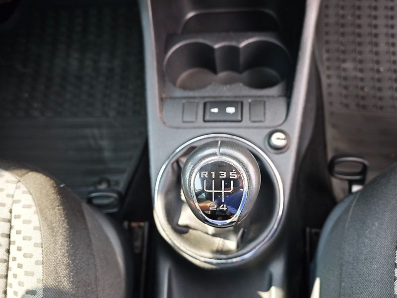 Škoda Fabia (2010) 1,2 TSI 77 KW Ambiente - fotka 21 z 28