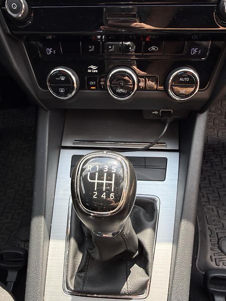 Škoda Octavia (2019) Ambition Plus 1,5 TSi 110kW ČR - fotka 23 z 32