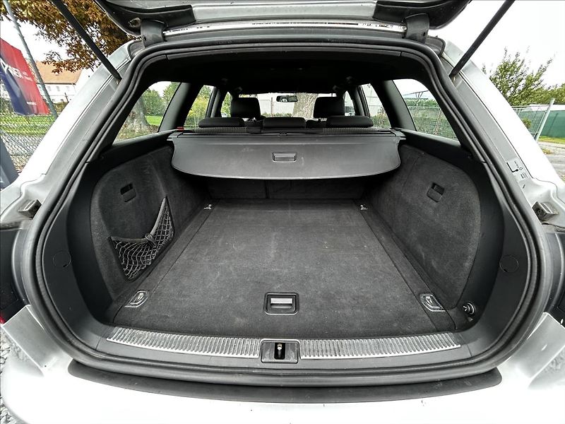 Audi A4 2,0 TDi Automat  NováSTK,Tažné - fotka 30 z 42