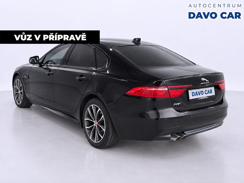 Jaguar XF 2,0 20D 132kW R-SPORT Auto - fotka 2 z 12