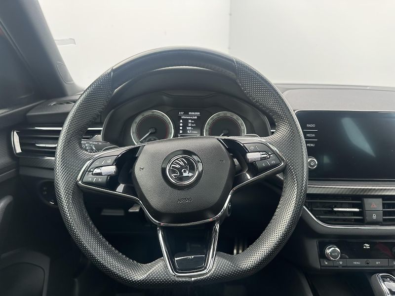 Škoda Kamiq (2023) 1.5 TSI Monte Carlo - fotka 26 z 34