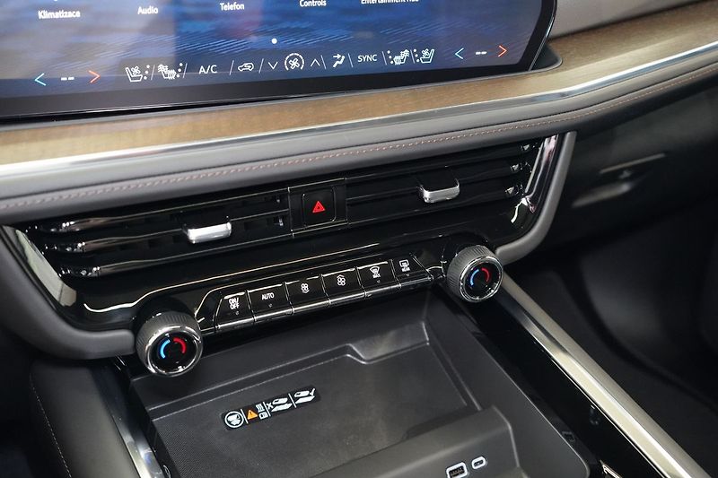 Chevrolet Suburban (2026) 6,2 V8 High Country - fotka 37 z 50