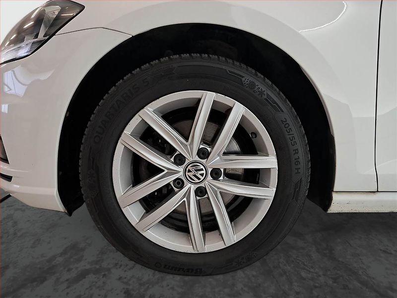 Volkswagen Golf (2017) Comfortline 1.6 TDI, Automat - fotka 15 z 28