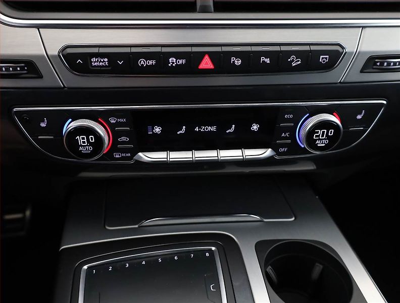 Audi Q7 (2019) S-Line 50 TDI - fotka 11 z 21