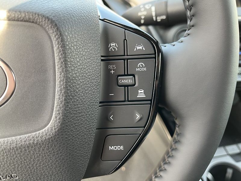 Toyota Prius 2.0L PHEV Prestige - fotka 12 z 25
