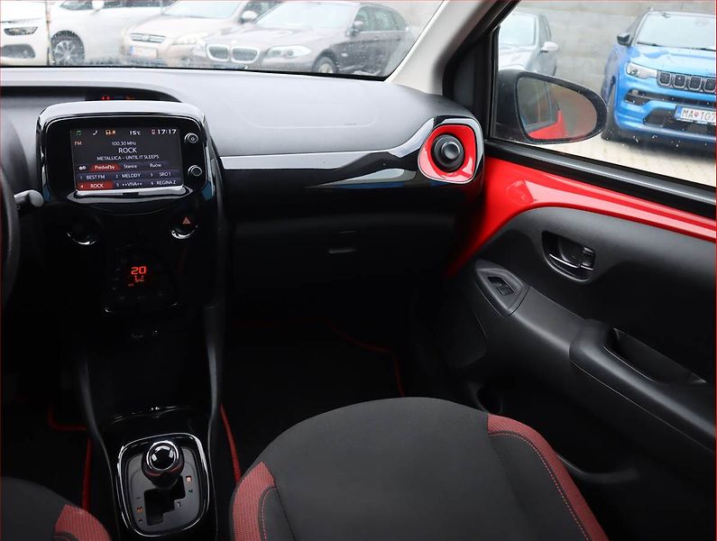 Toyota Aygo (2018) x-cite 1.0 VVT-i, Automat - fotka 8 z 18
