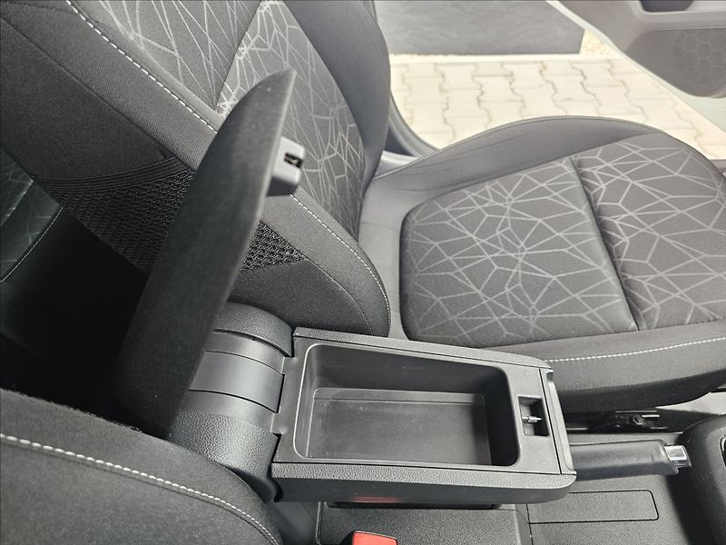 Škoda Fabia III 1,0TSi 81KW Drive - fotka 34 z 44
