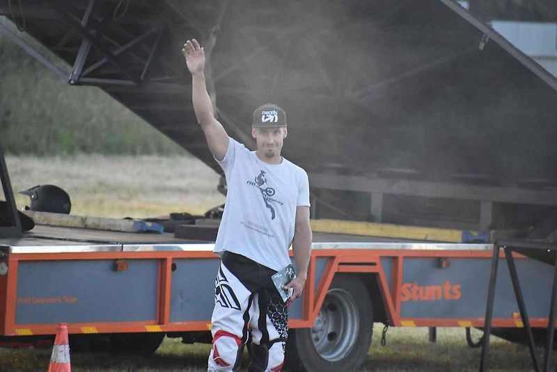 Kaskadéři z Flott Cascaders team předvedli v Bruntále své klasické autorodeo 25. června. V České Vsi vystoupí 28. června a v Bludově 1. července.