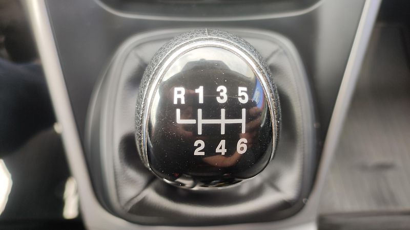 Ford Kuga (2014) - fotka 14 z 23